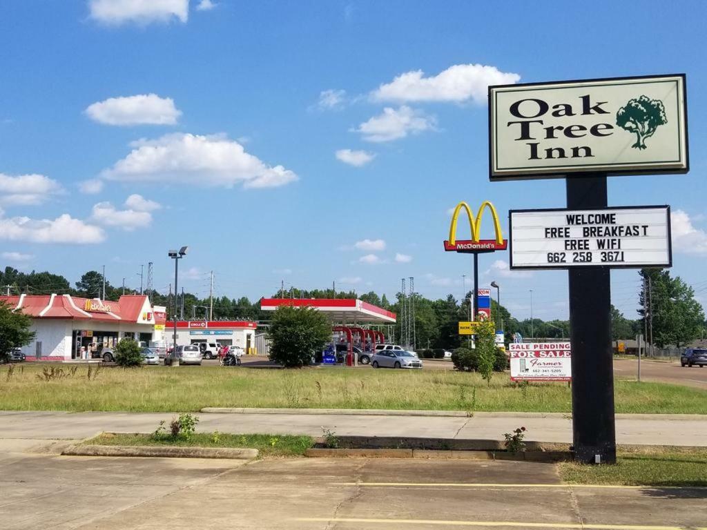 Oak Tree Inn Eupora エクステリア 写真